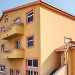 Sara Kaštel Novi