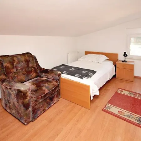 Sara Apartment Kastel Novi