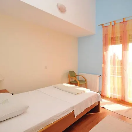 Apartment Sara Kastel Novi