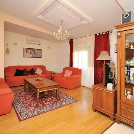 Sara Apartment *