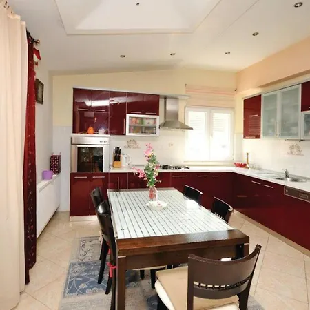 Sara شقة Kaštel Novi
