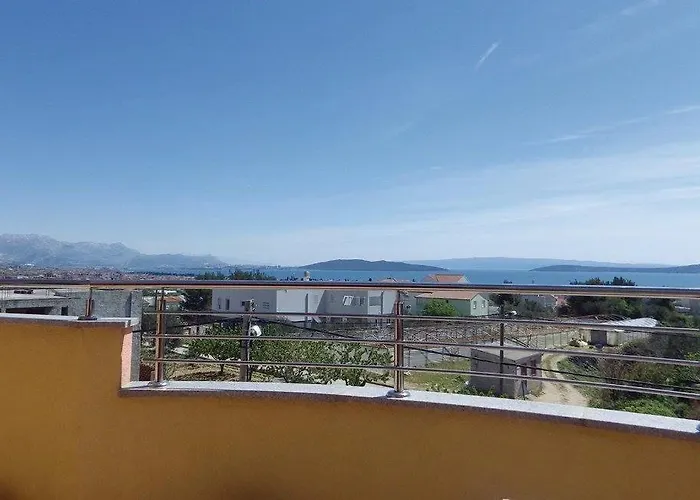 Sara شقة Kaštel Novi